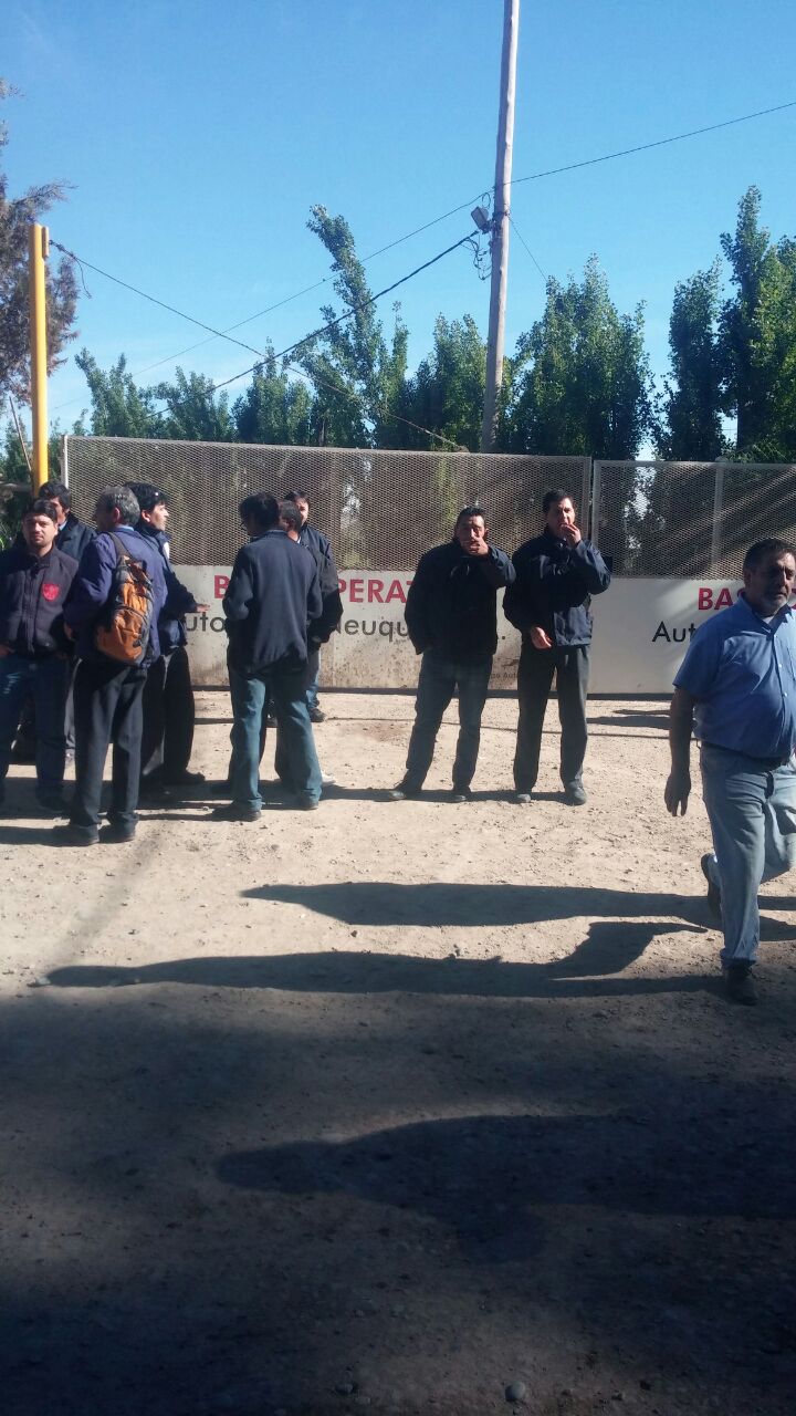 La UTA y los choferes realizan un paro de colectivos
