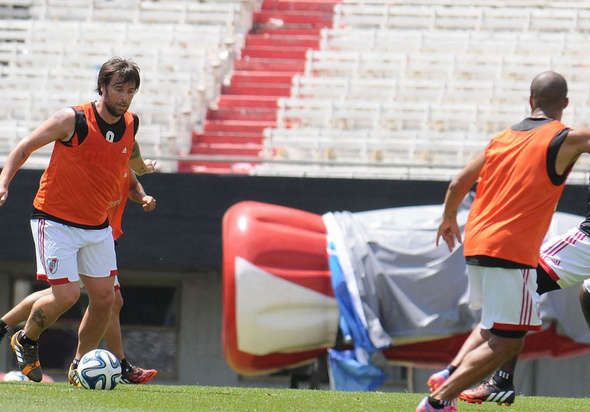 Cavenaghi-participo-practica-Prensa-River_OLEIMA20141107_0170_8