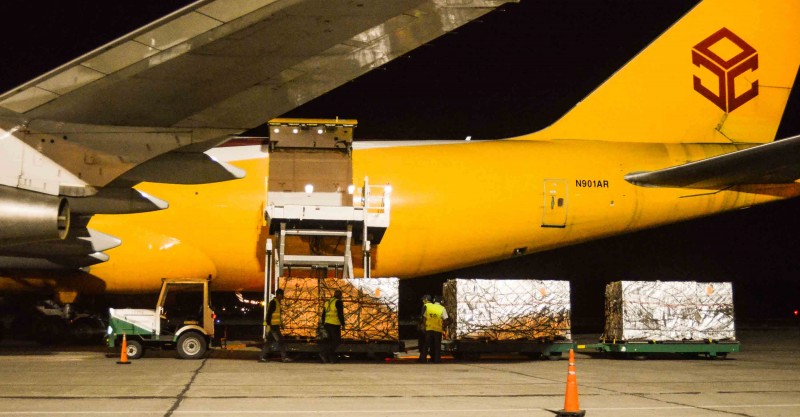 12-12-Primer-embarque-cerezas-exportación-del-aerop.Nqn_.-2-800x417