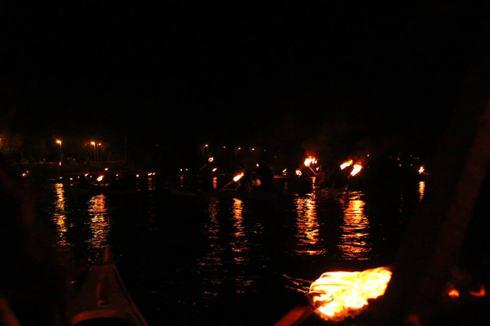 Kayaks descenderán por el río Limay a la luz de las antorchas