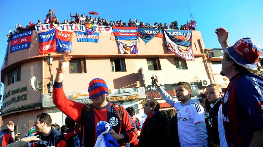Banderazo de los hinchas de San Lorenzo en Marruecos