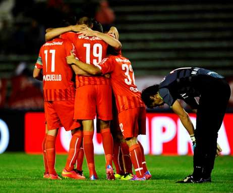 Lucero-Mancuello-Pisano-festejo-Hilario_OLEIMA20150115_0229_23