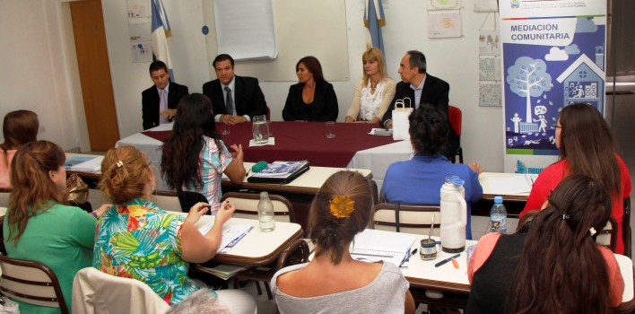 Mediación-comunitaria-Capacitación-archivo-1-708x350