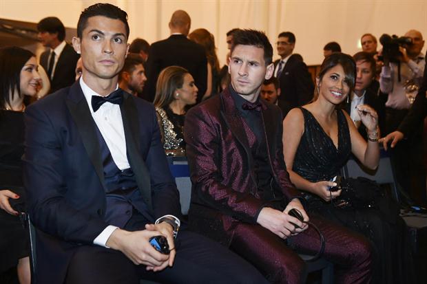 El hijo de Cristiano Ronaldo es fan de Messi: «Me habla de ti»