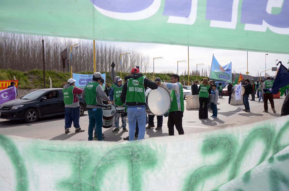 1nqn-cipo-estatales-cortan-puente-MES_7507