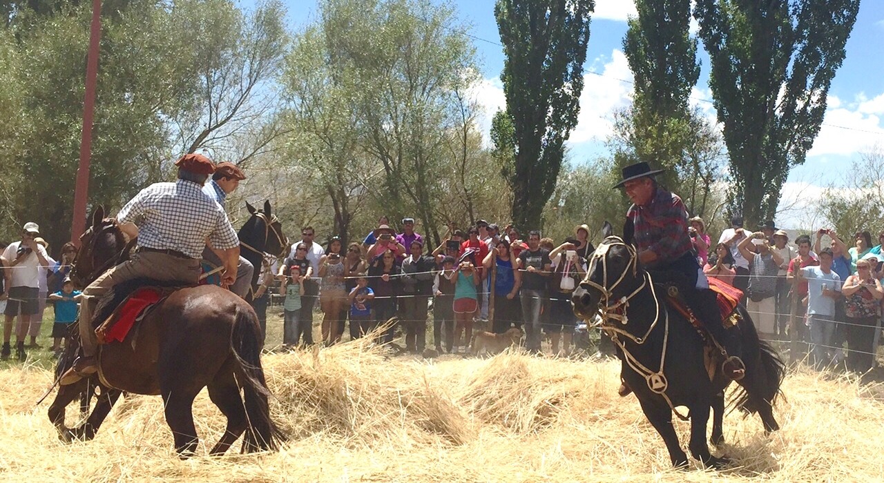 Miles de personas disfrutan la Fiesta del Ñaco en El Cholar
