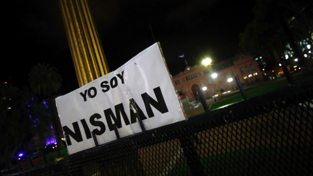 nisman_img_cartel_revista_Apertura.jpg_1328648940
