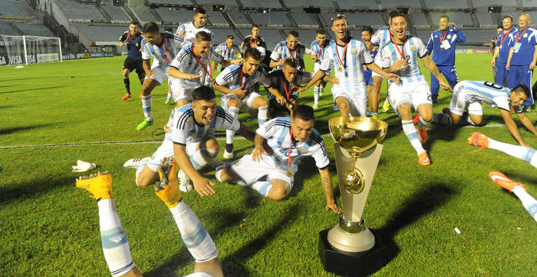 pibes-Argentina-tiran-Copa-consiguieron_OLEIMA20150207_0207_23