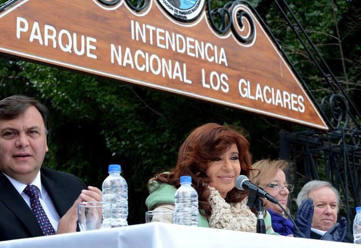 0320_cfk_acto_calafate_g_dyn.jpg_1853027552