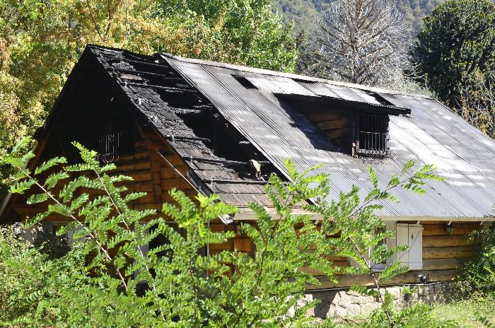 incendio hostel, san martin de los andes