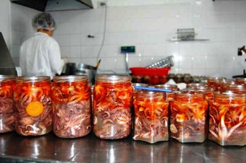 pulpo-en-escabeche-en-frascos-708x350@2x