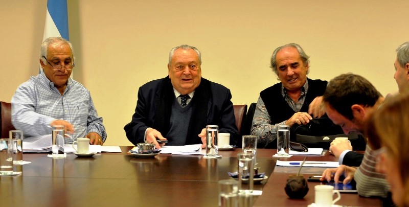 28-04-Salvatori-y-Galardi-en-Legislatura-por-microcentral-Nahueve-708x350@2x
