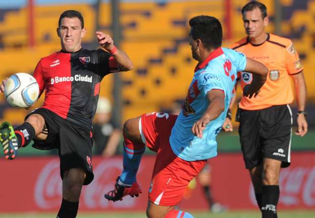 arsenal-newells-primera-division-2015-13042015_1lvg5c5pwsz91w1xelmilcrip