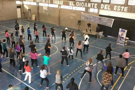 clases-de-baelee-en-el-polideportivo-de-provincias-unidas-2