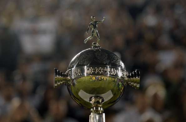el-trofeo-de-la-copa-libertadores_13mnb1gtmc3t61pujx2k1a8x2h