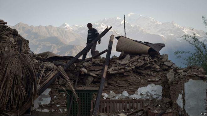150509151458_nepal_terremoto_himalayas_pierden_altura_624x351_afp