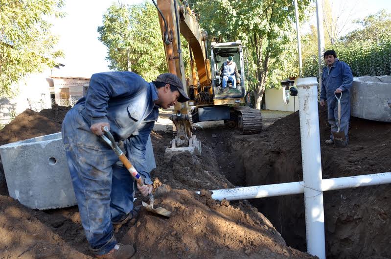 Avanza a buen ritmo la obra de red cloacal en Barreneche