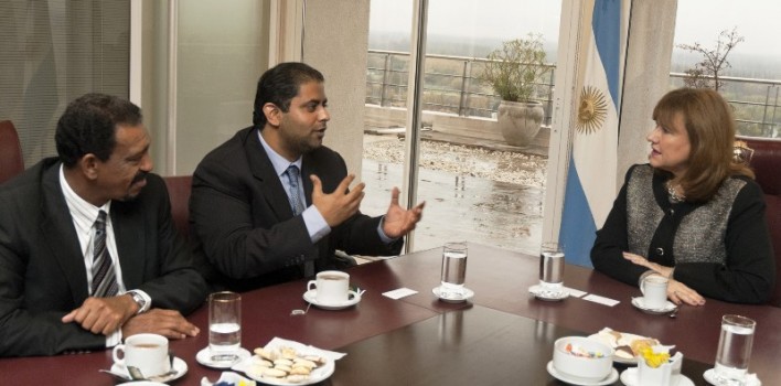 08-06-vice-Pechen-con-directivos-de-Abu-Dhabi-1--708x350