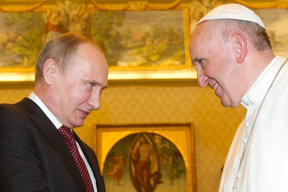 Putin-y-Francisco_54394854418_54028874188_960_639