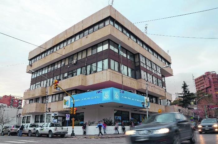 nqn frente municipalidad de neuquén foto mati subat 01-08-2014