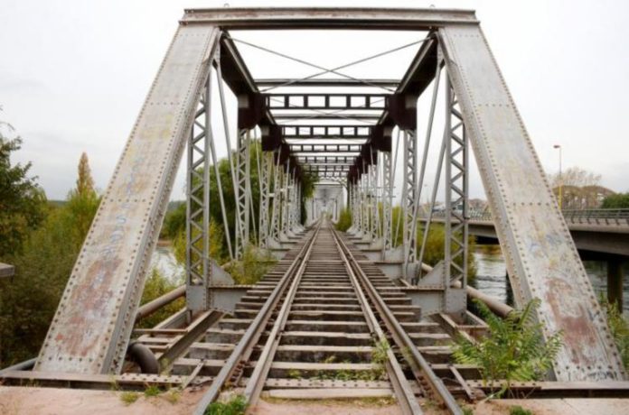 Neuquen 08/05/2015Puente ferroviario Neuquen Cipolletti .
