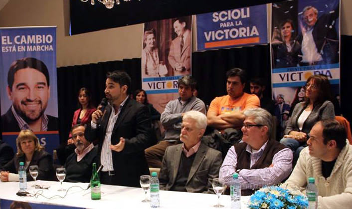 Lanzamiento-Cristian-Riquelme-en-Plottier