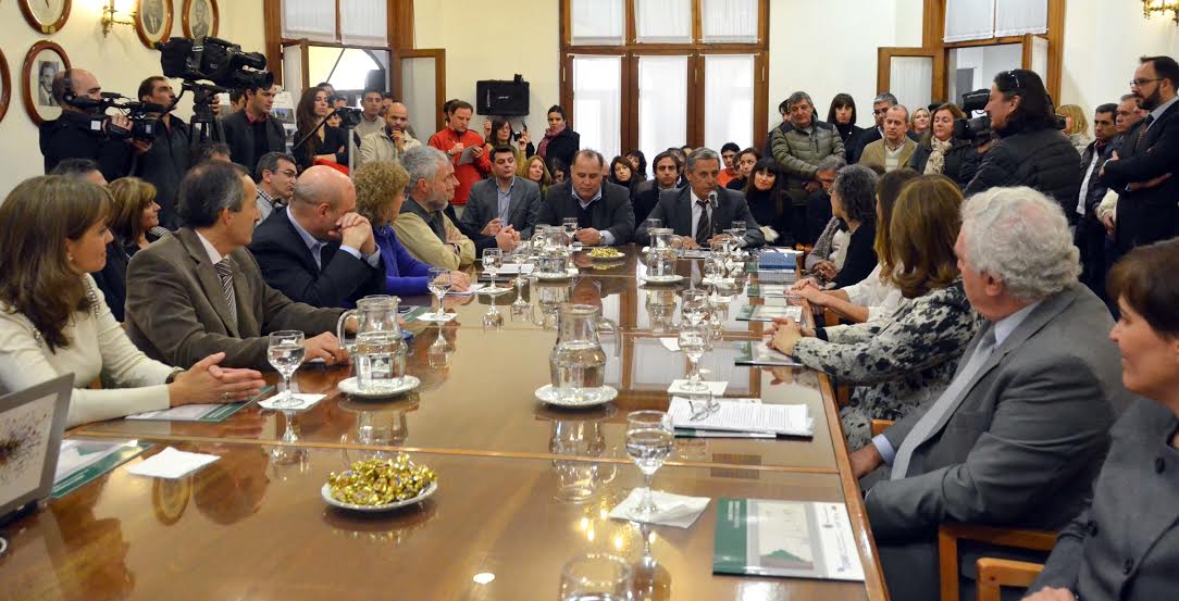 firma-casa-de-gobierno1