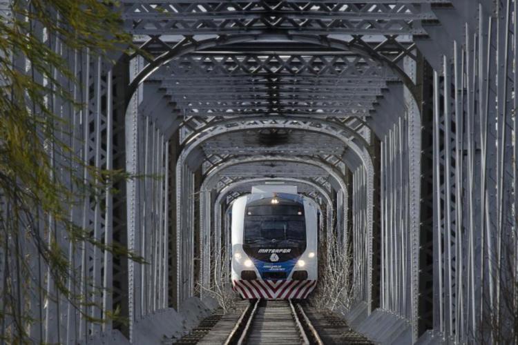 Nqn - Tren interurbano comenzaron las pruebas - Juan Thomes