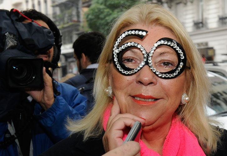 0809_carrio_anteojos_paso_2015_g2_tel.jpg_1853027552