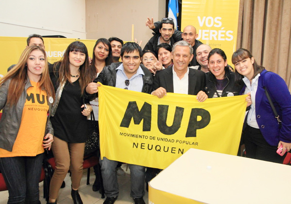 55d685b5efef90.05941261 Paulina Martínez, última a la derecha, junto a Horacio Quiroga.
