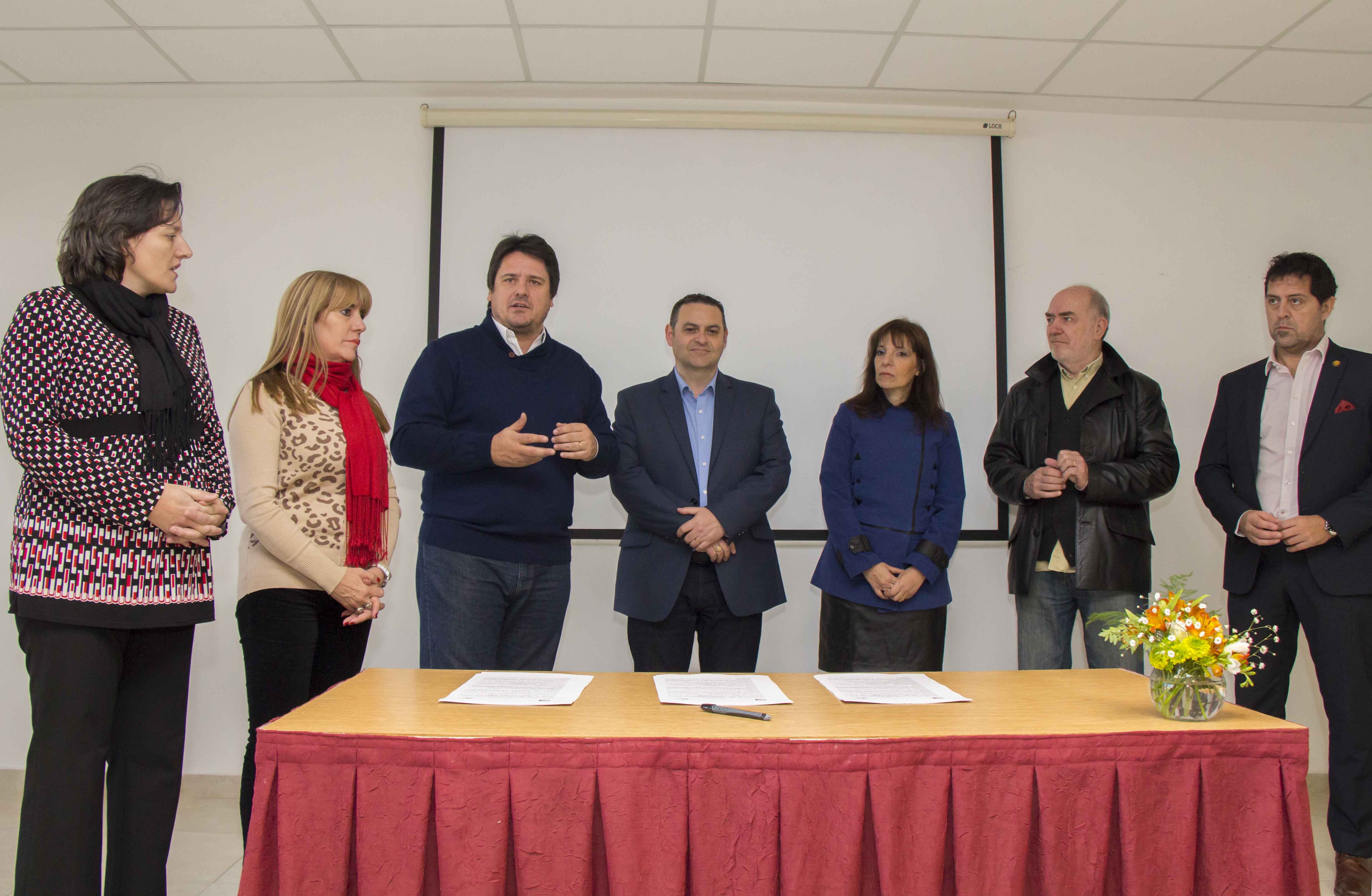 Firma-con-Colegio-Médico