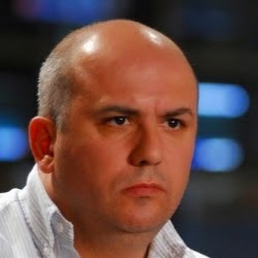Cristian Folgar, Economista