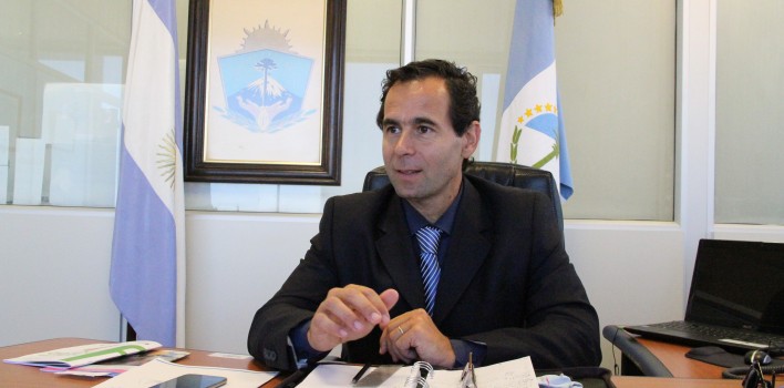Ministro-de-Salud-Butigué-708x350