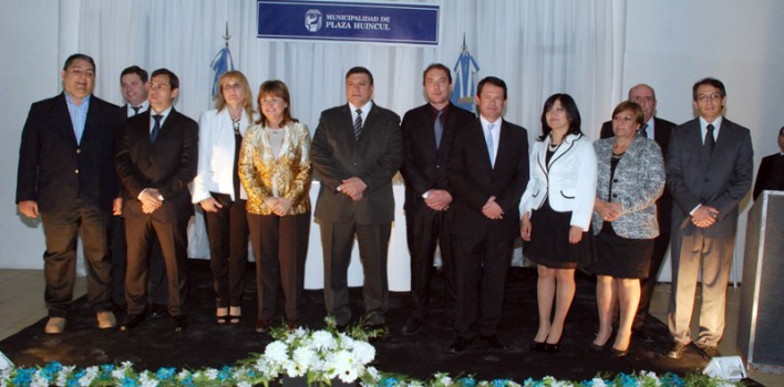 web-Asuncion-de-autoridades-en-Plaza-Huincul_4642-708x350
