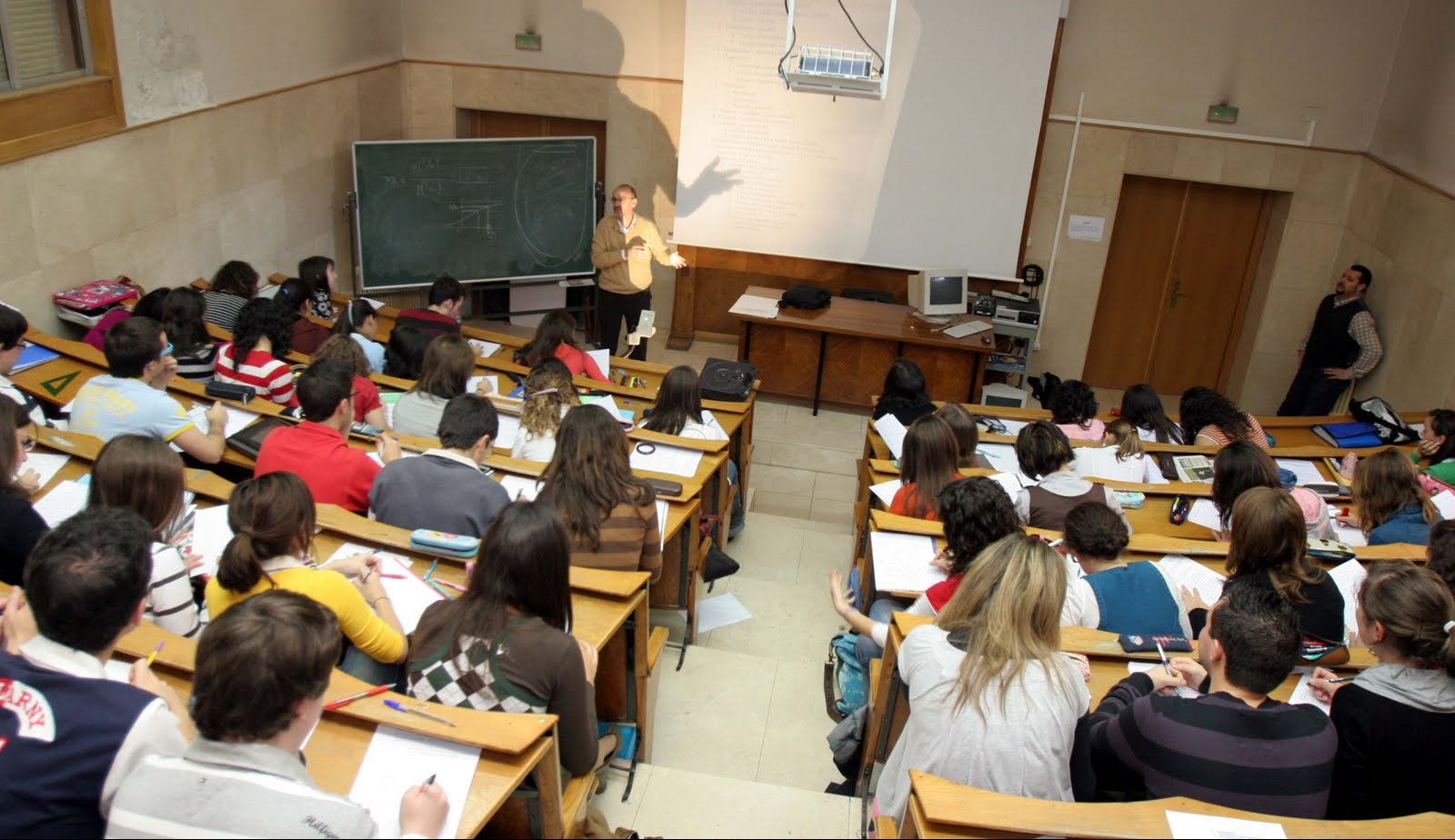 universitarios