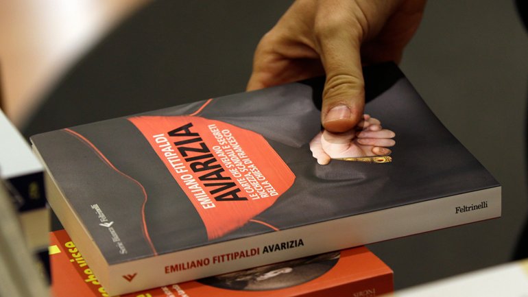 0013688082 Libro del periodista Fittipaldi, donde se habría publicado la información.