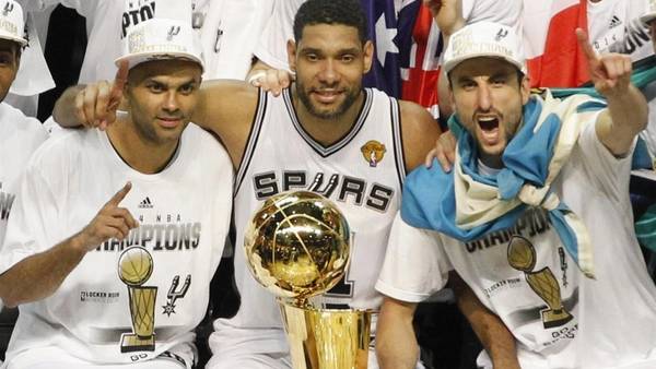 Parker-Duncan-Ginobili-juntos-titulo_CLAIMA20151102_0054_28