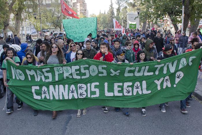 Nqn - Marcha despenalización marihuana - Juan Thomes