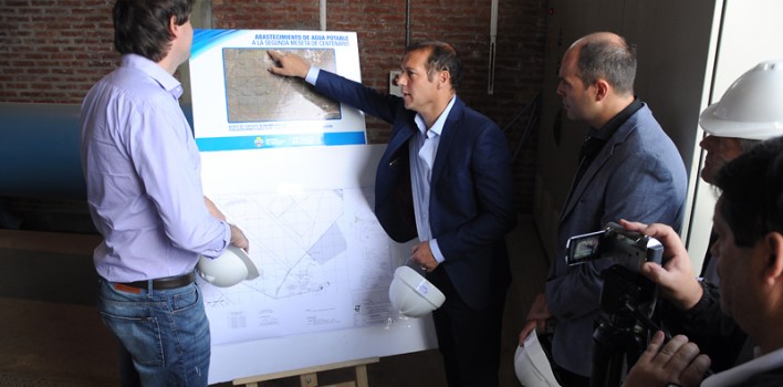 Gutierrez-recorre-obra-agua-centenario_9368-708x350
