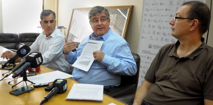 Alejandro-Nicola-conferencia-de-prensa-aumento-de-la-tarifa-energetica-1-708x350