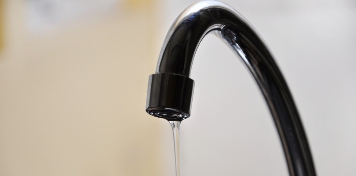 El-EPAS-anuncio-baja-de-presion-en-las-redes-de-agua.-708x350