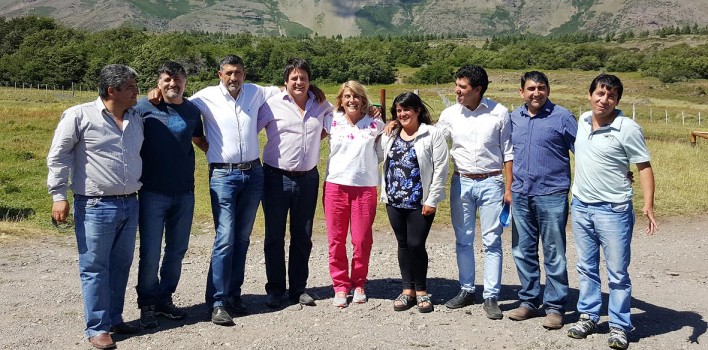 El-minstro-de-gobierno-y-justicia-Mariano-Gaido-junto-a-intendentes-de-la-zona-norte-1-708x350
