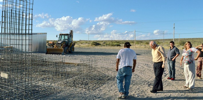 Obras-planta-de-procesamiento-de-pescado-en-Piedra-del-Águila-1-708x350