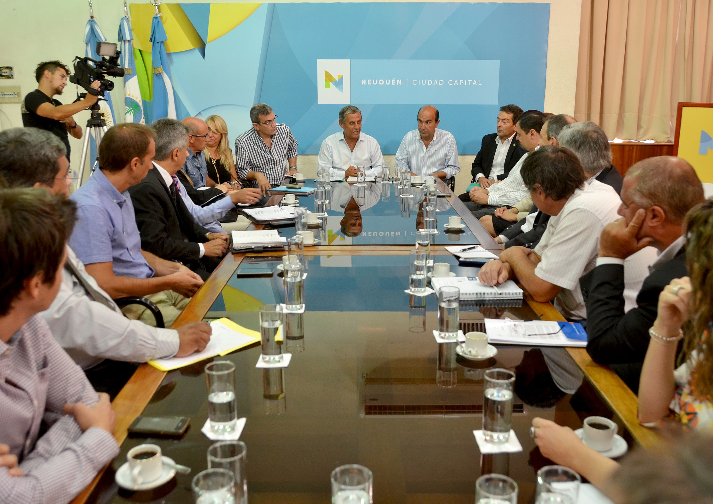 pechi-con-bancos-2-beto-visada-por-pache