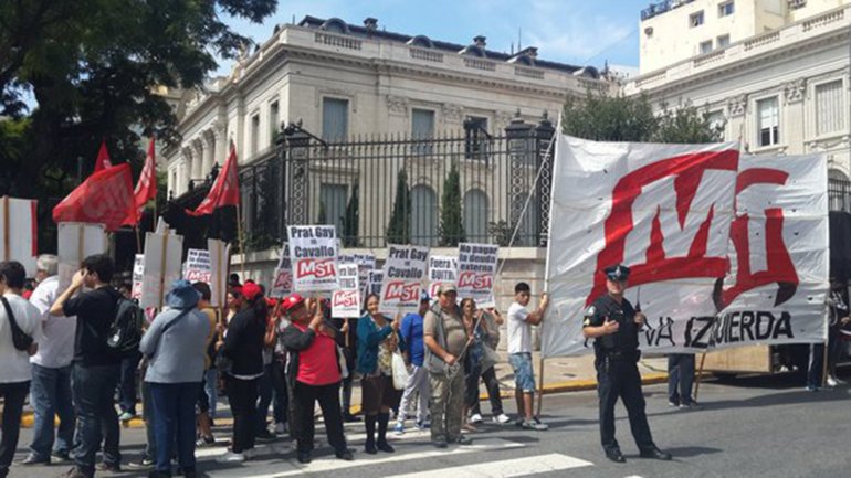 protesta casa Prat Gay