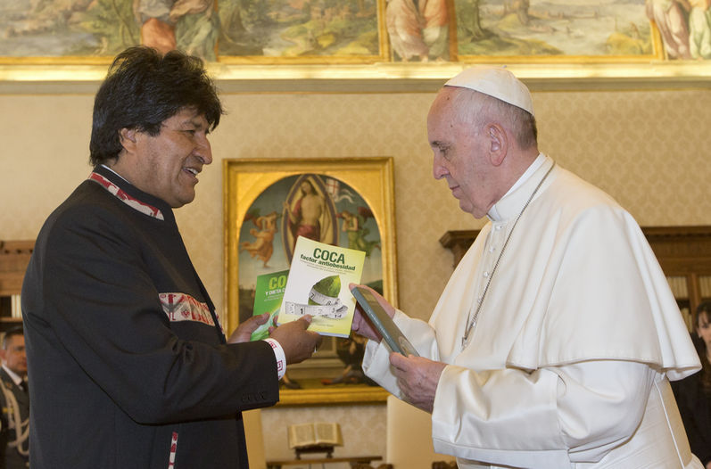 Bolivia-Evo-Morales-Papa-Coca_LNCIMA20160415_0056_5