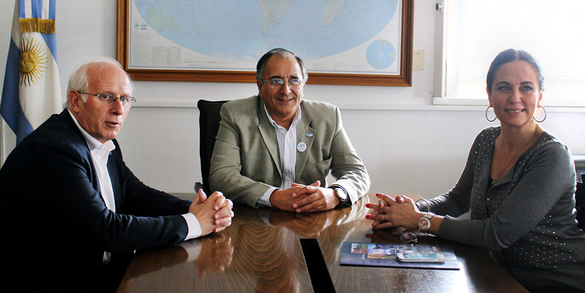 Reunión-en-el-ministerio-de-Defensa-para-mejorar-la-conectividad-aérea-1