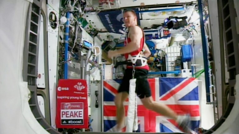 Un astronauta corrió la Maratón de Londres dentro de una estación espacial