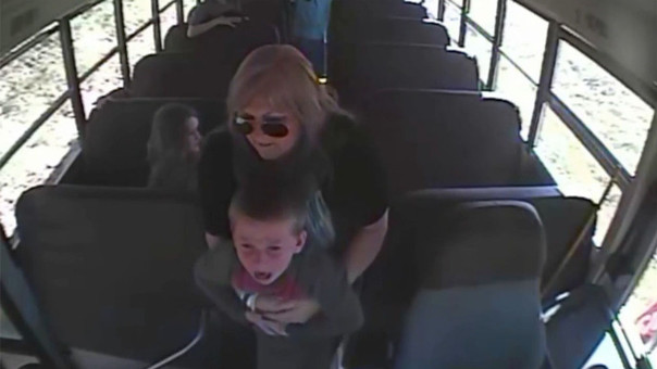 Un niño se atraganta con una moneda y la conductora del colectivo le salvó la vida