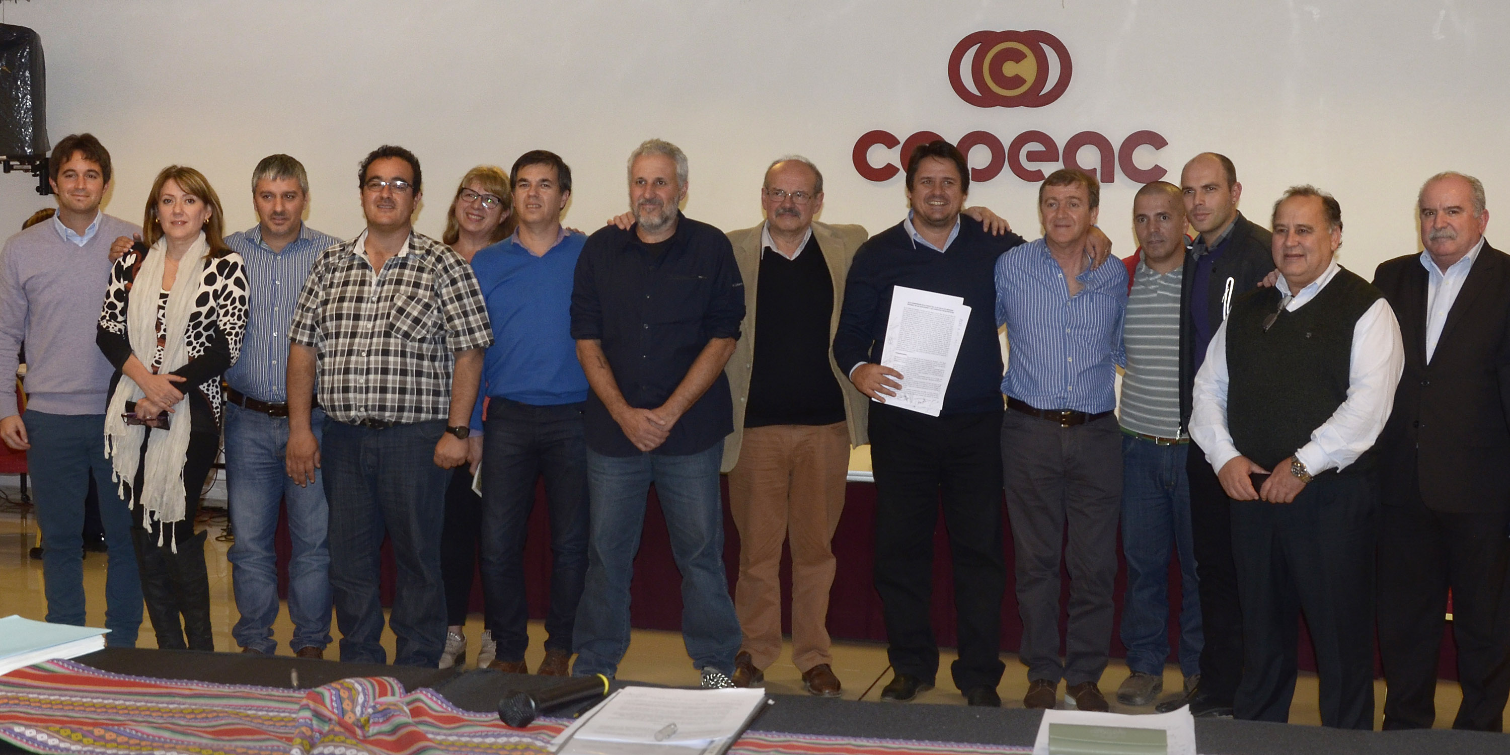 WEB-CABEZA-REUNION-TEMA-OBSERVATORIO-DE-CONSUMOS-PROBLEMATICOS_DSC3804
